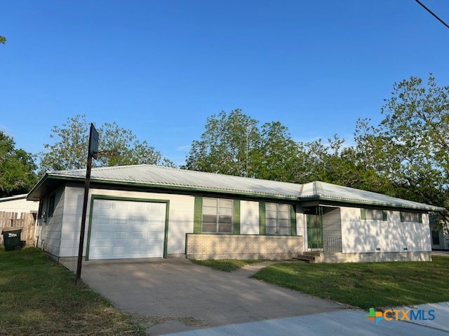 725 S Pecan Property Photo