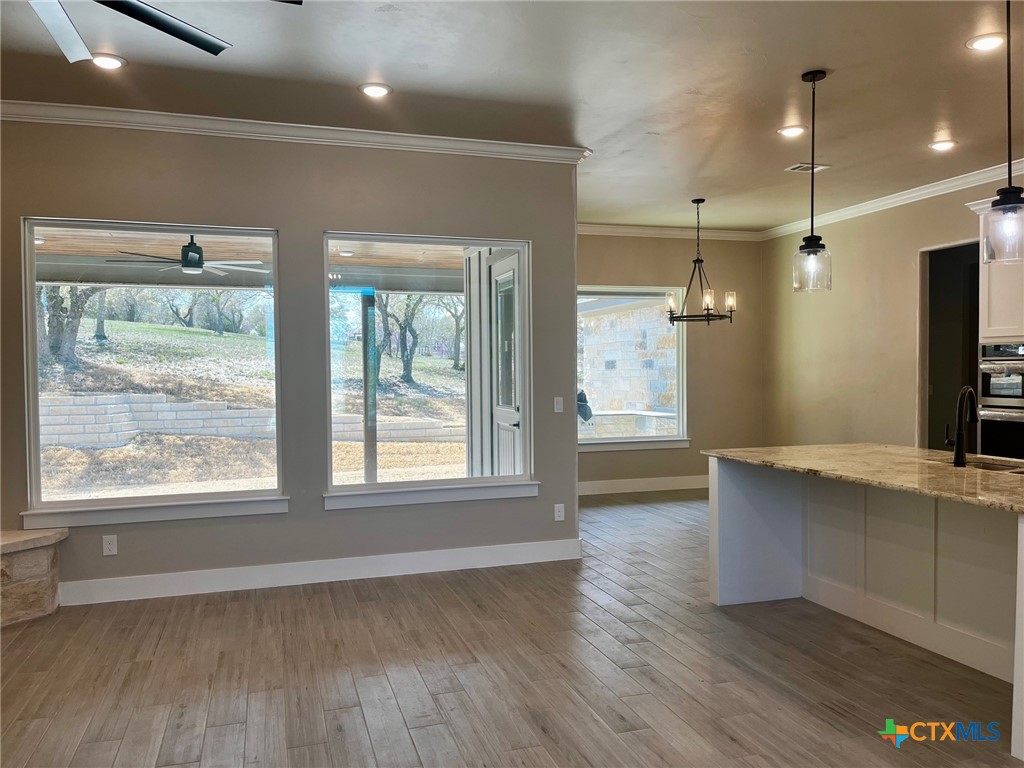 101 Dawna Len Property Photo 5
