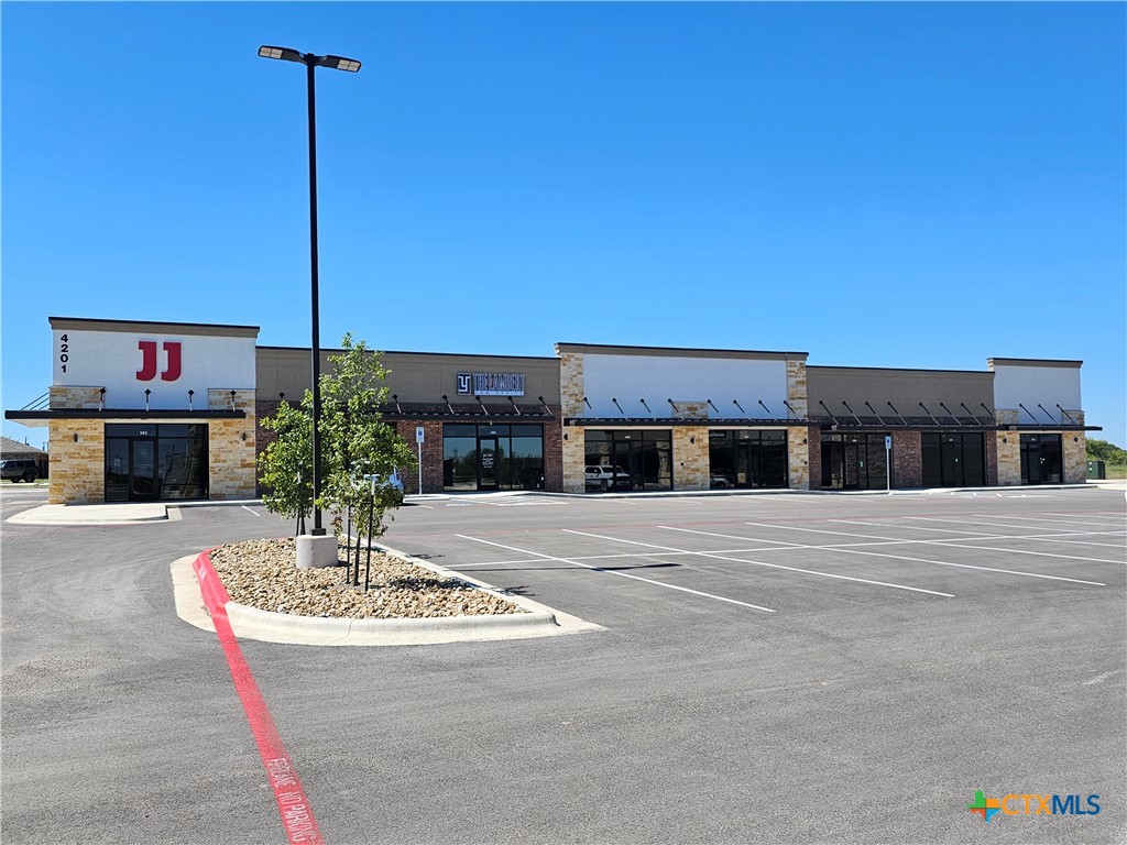 4201 S Fort Hood Street Property Photo 2