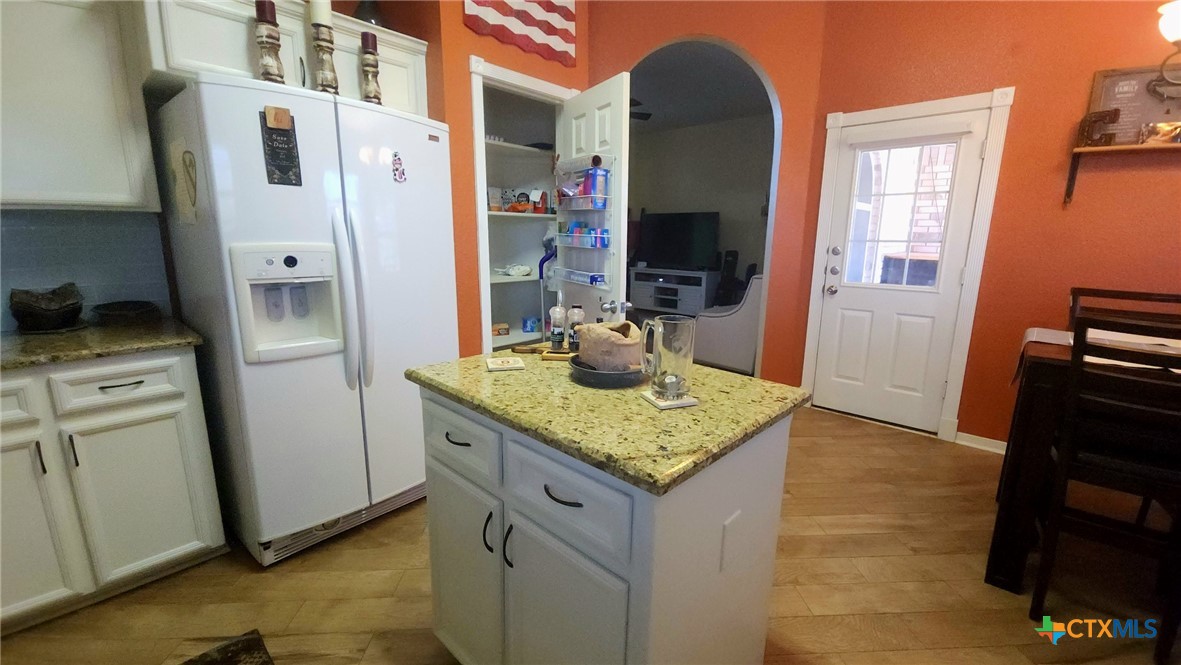 4107 Foster Lane Property Photo 4