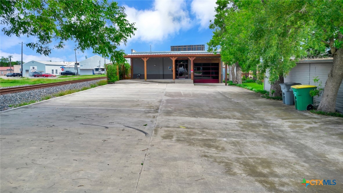 104 E Rio Grande Street Property Photo 6