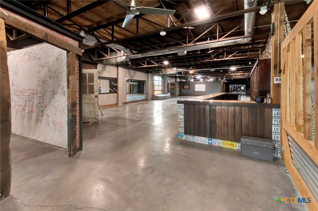 104 E Rio Grande Street Property Photo 8