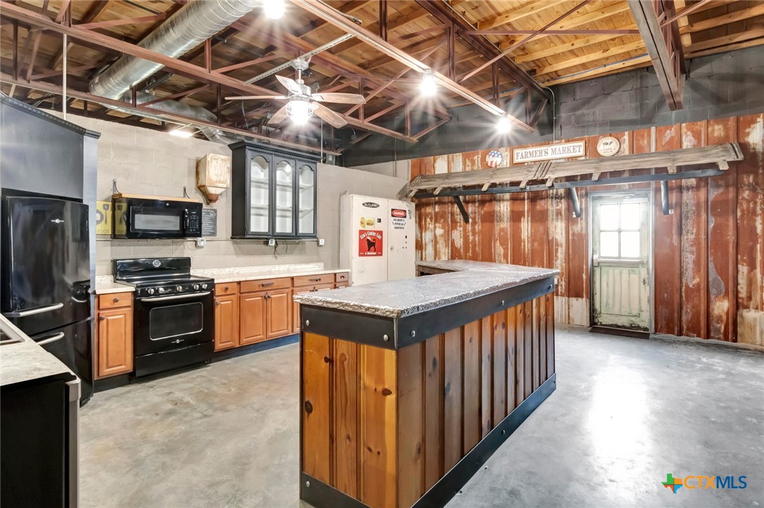 104 E Rio Grande Street Property Photo 20