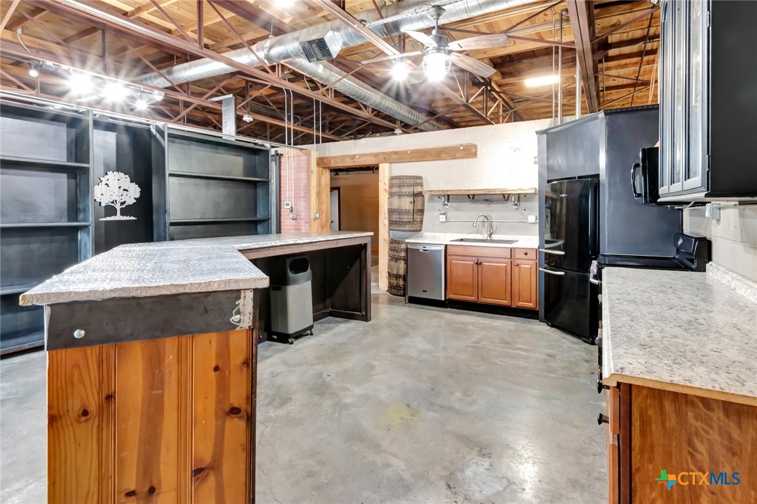 104 E Rio Grande Street Property Photo 22