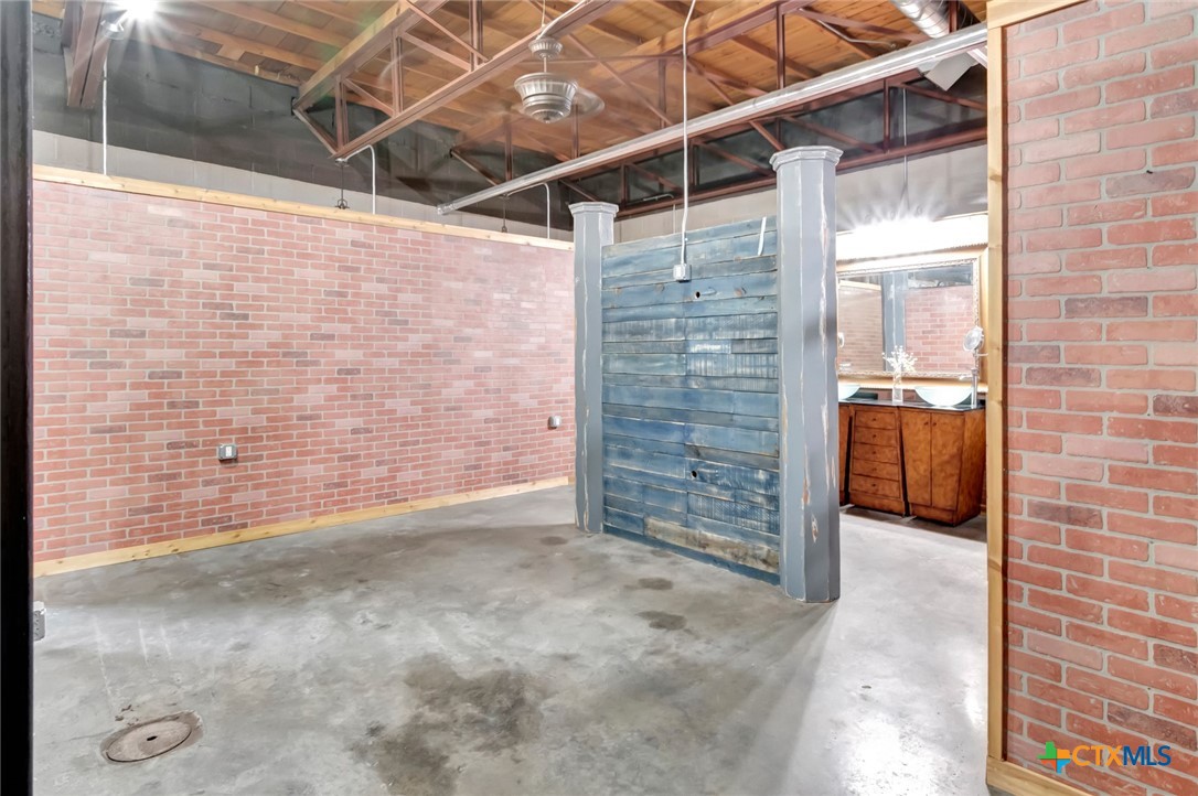 104 E Rio Grande Street Property Photo 24
