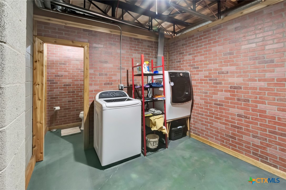 104 E Rio Grande Street Property Photo 39
