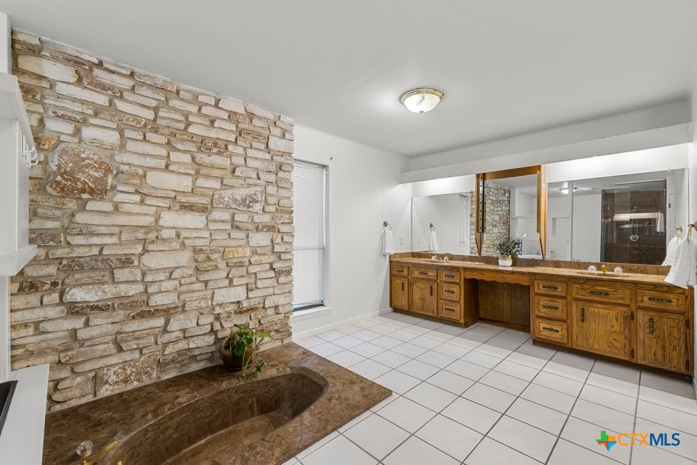 5204 State Highway 317 Property Photo 11