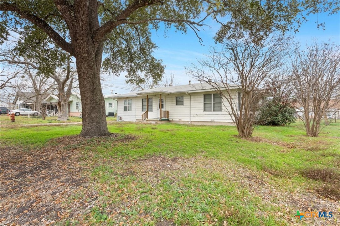 320 E Davilla Street Property Photo 3