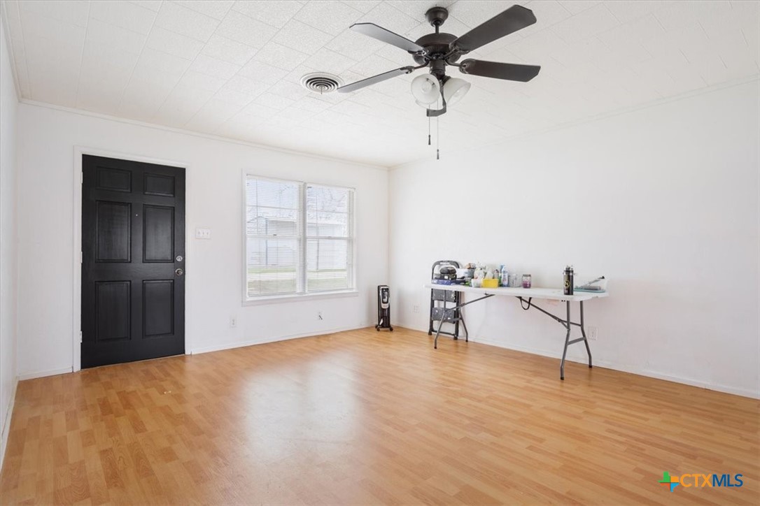 320 E Davilla Street Property Photo 6