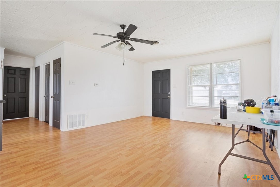 320 E Davilla Street Property Photo 7
