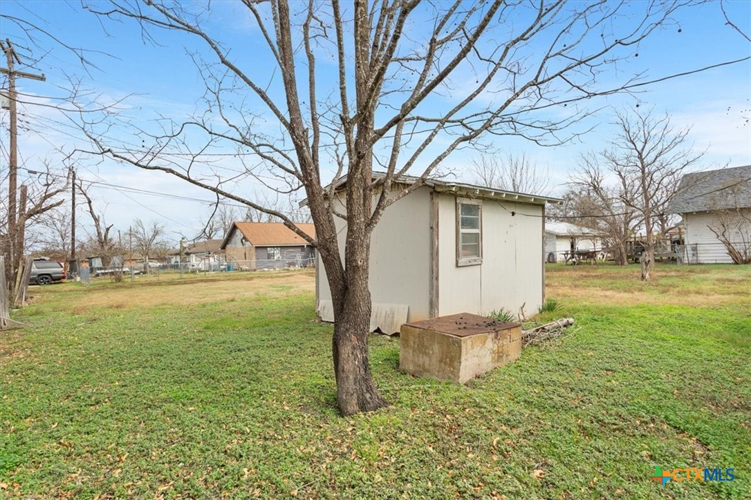 320 E Davilla Street Property Photo 23