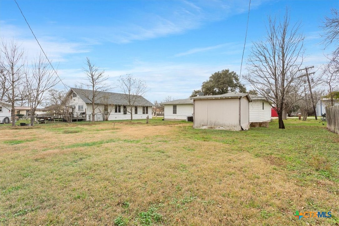 320 E Davilla Street Property Photo 25