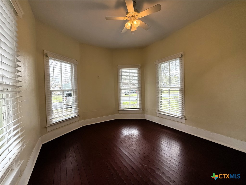 402 Alamo Street Property Photo 9