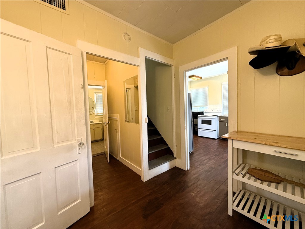 402 Alamo Street Property Photo 13