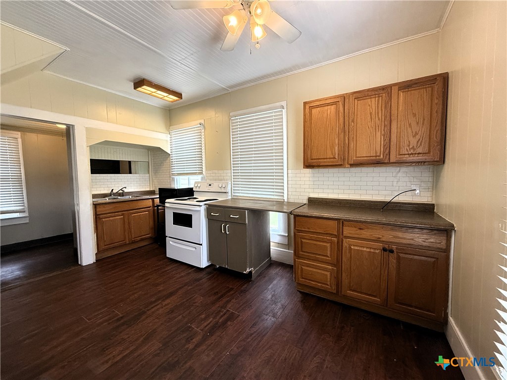 402 Alamo Street Property Photo 14