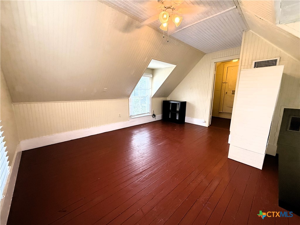 402 Alamo Street Property Photo 22