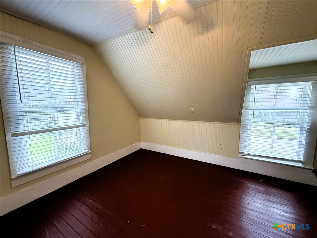 402 Alamo Street Property Photo 23