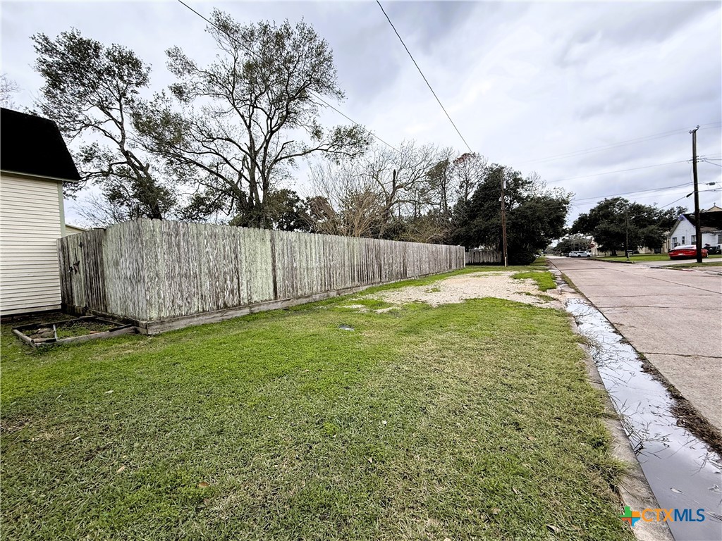 402 Alamo Street Property Photo 26