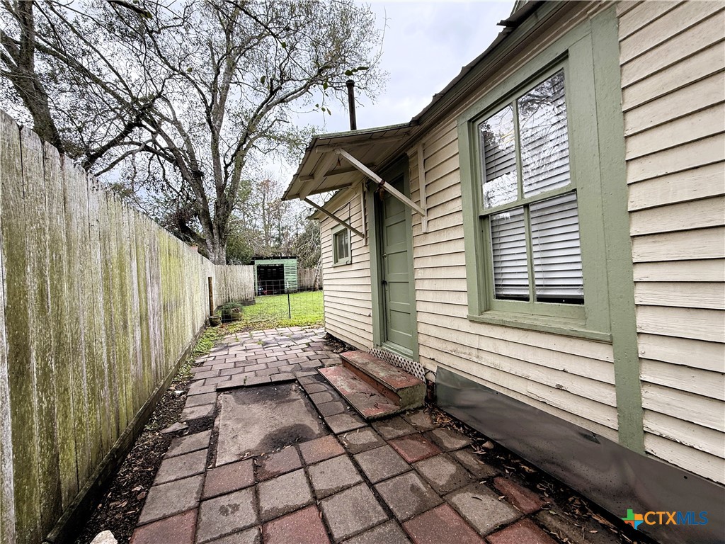 402 Alamo Street Property Photo 32