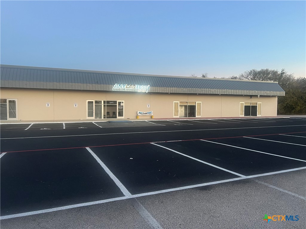 3310 S Fort Hood Street Property Photo 2