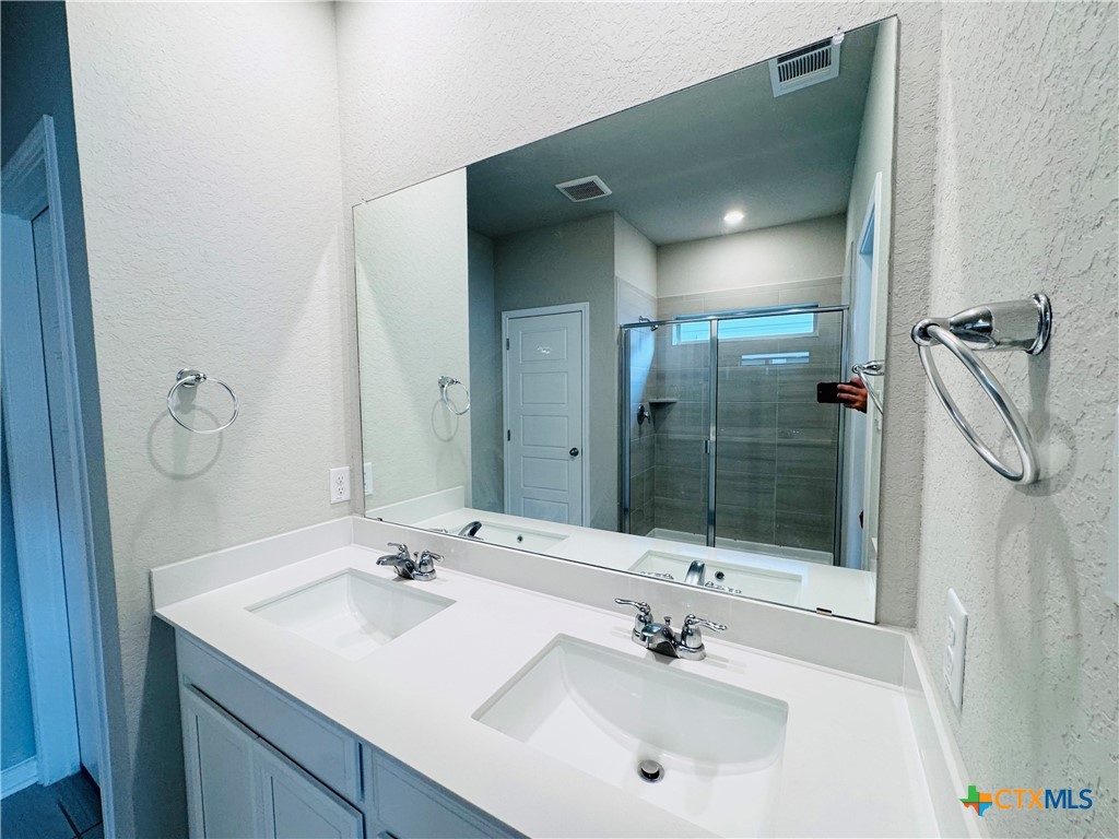 1280 Ella Crossing Property Photo 9
