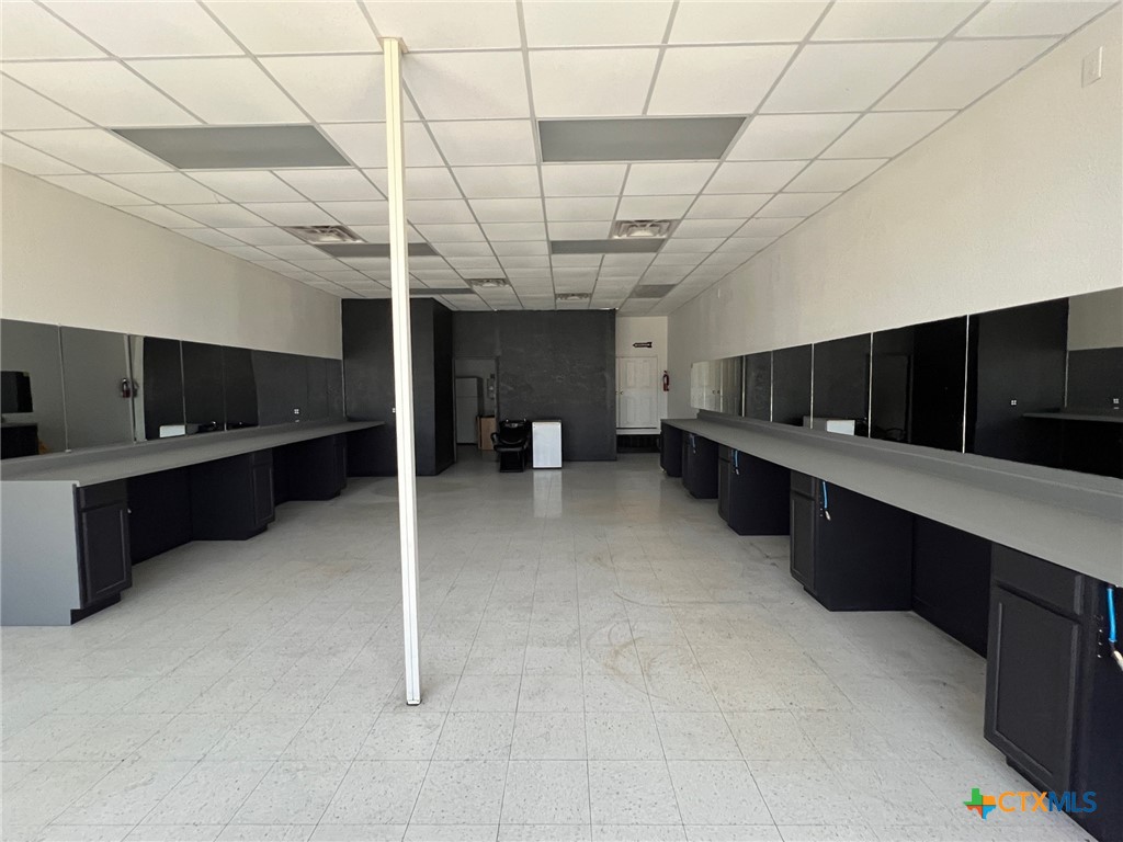 711 W Hallmark Avenue 200 Property Photo 4