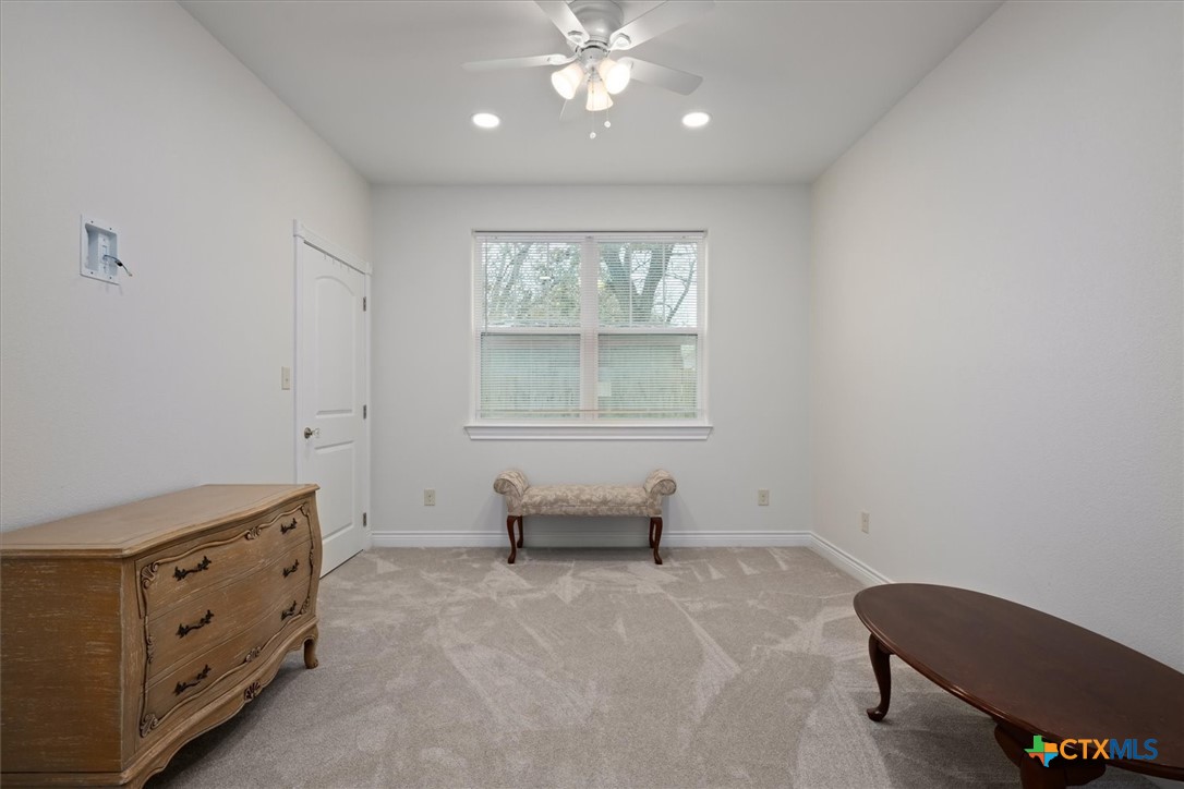 727 S Guadalupe Street Property Photo 23