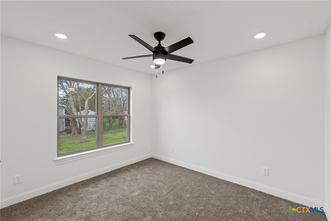 210 S Avenue A Property Photo 24