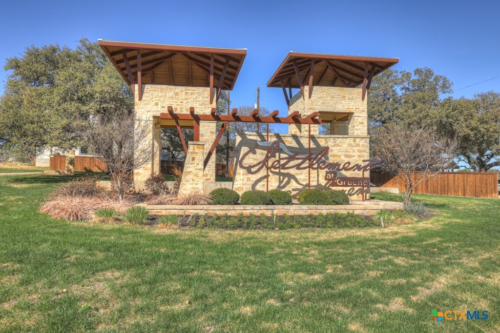 1426 Village Inn Property Photo 3