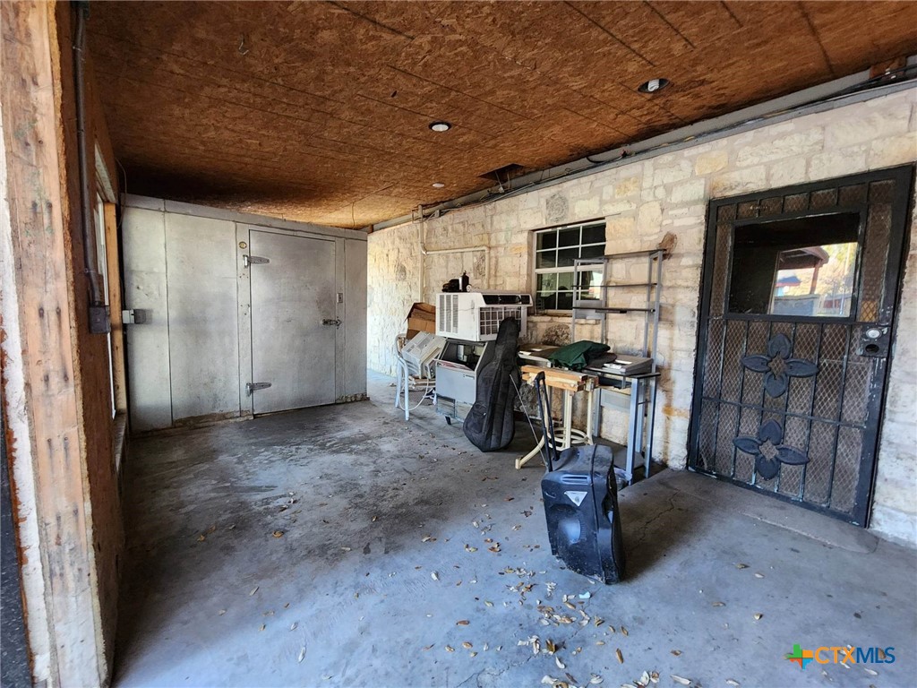 8190 E Us 190 Highway Property Photo 14