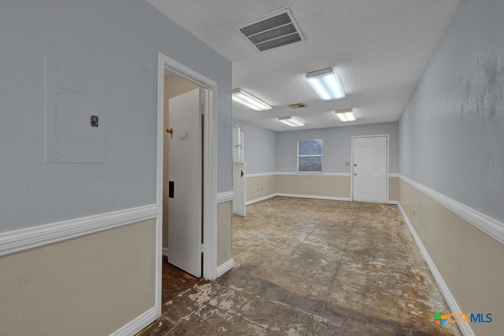 715 W Hopkins Street Property Photo 19
