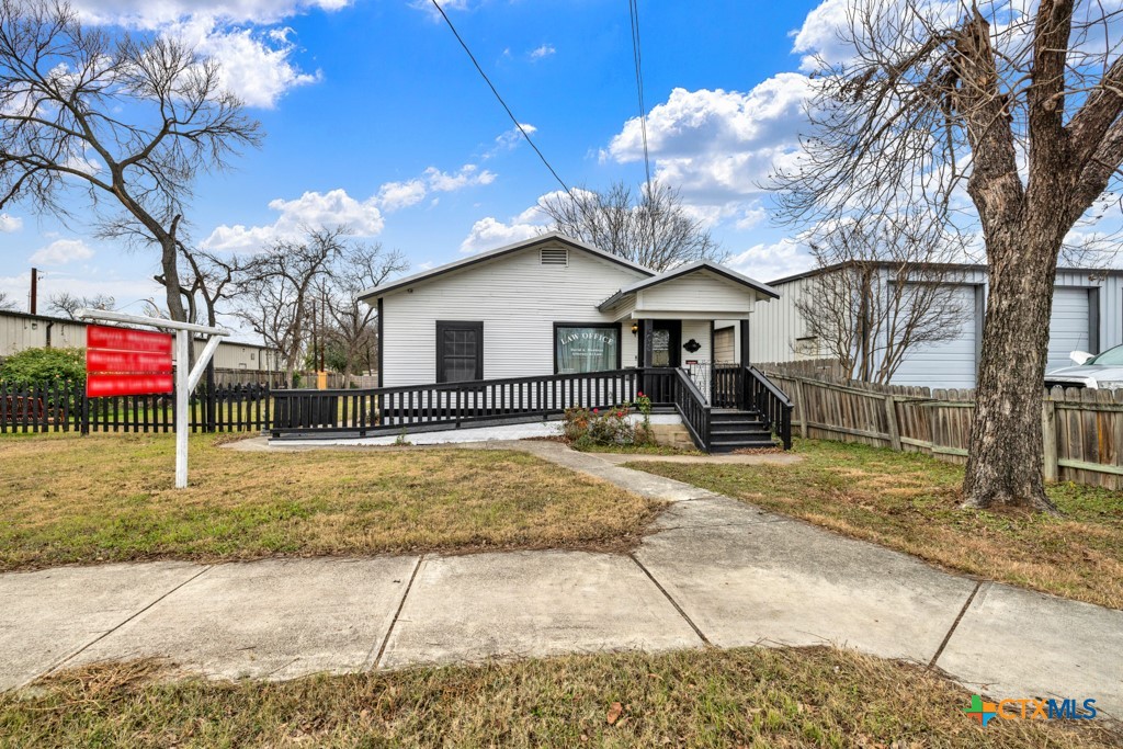 608 S Guadalupe Street Property Photo 25