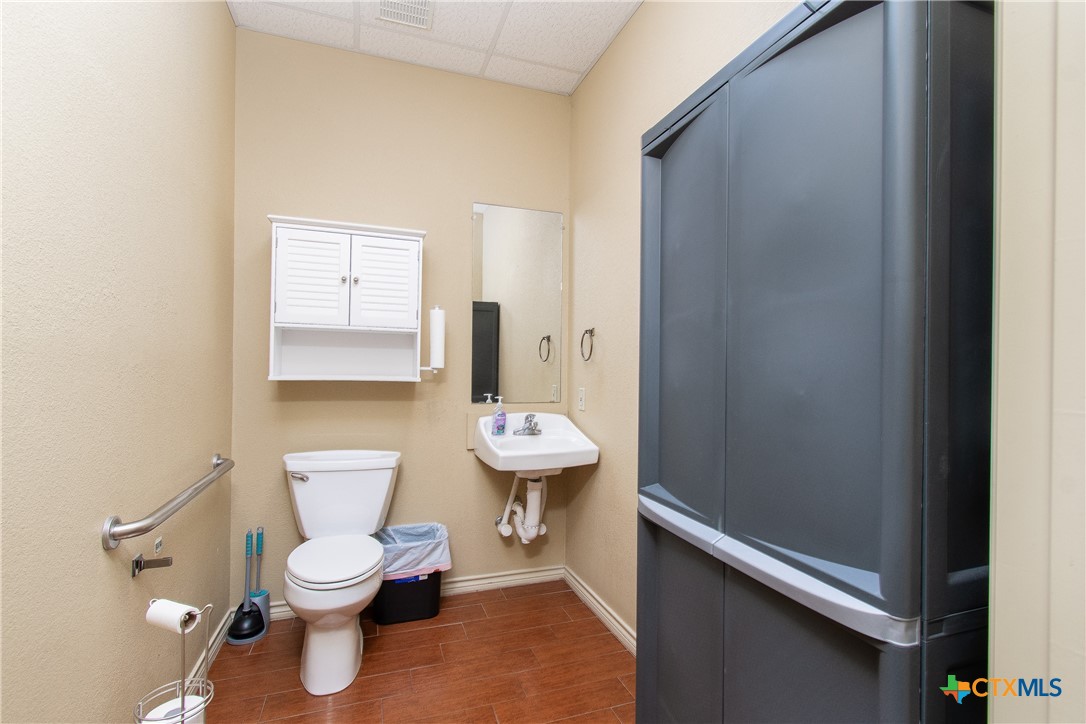 2213 Birdcreek Terrace Property Photo 12