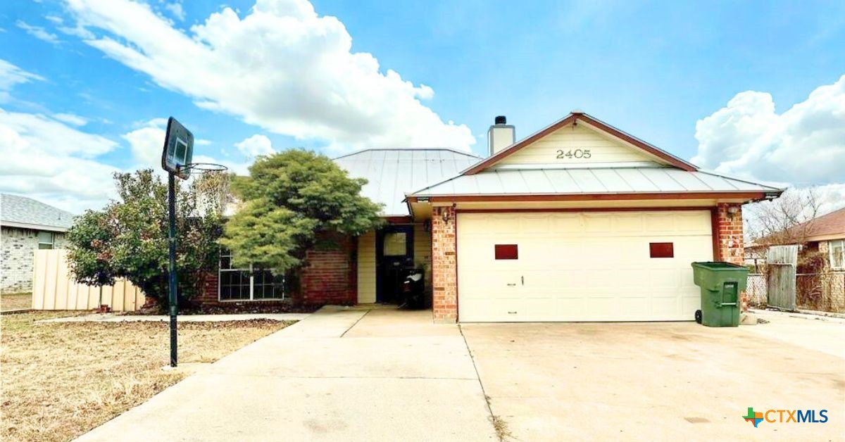 2405 Huckleberry Drive Property Photo 1