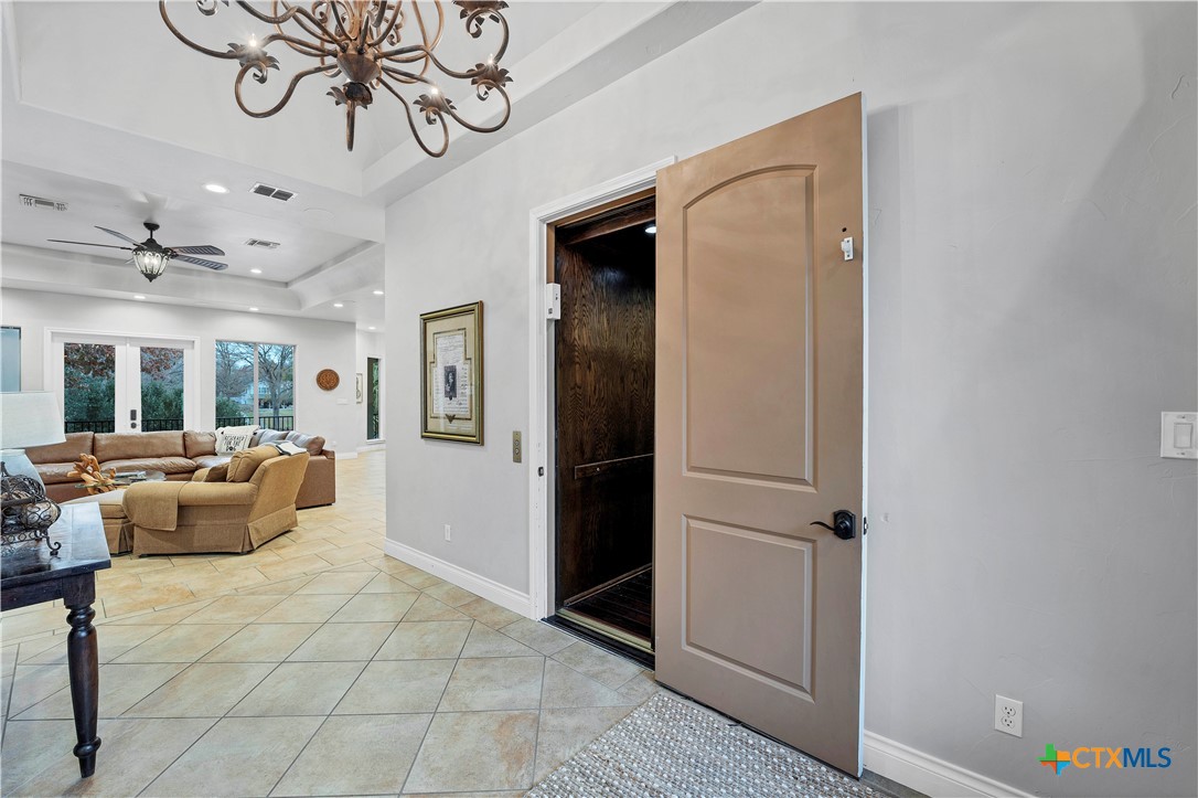 514 Woodlake Drive Property Photo 8