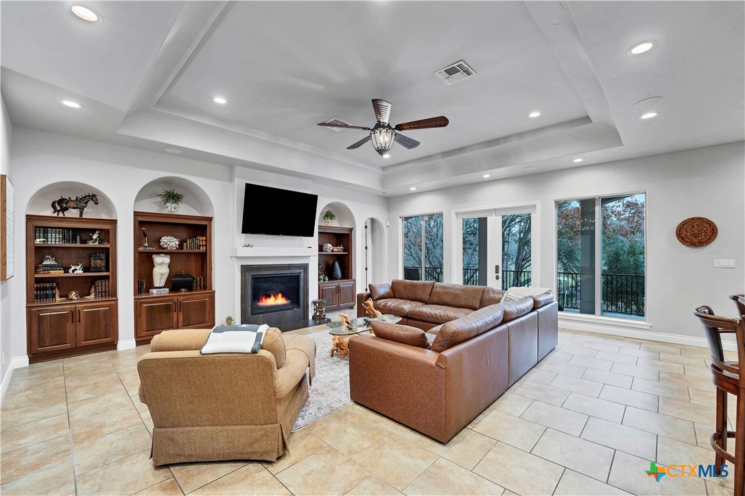 514 Woodlake Drive Property Photo 10