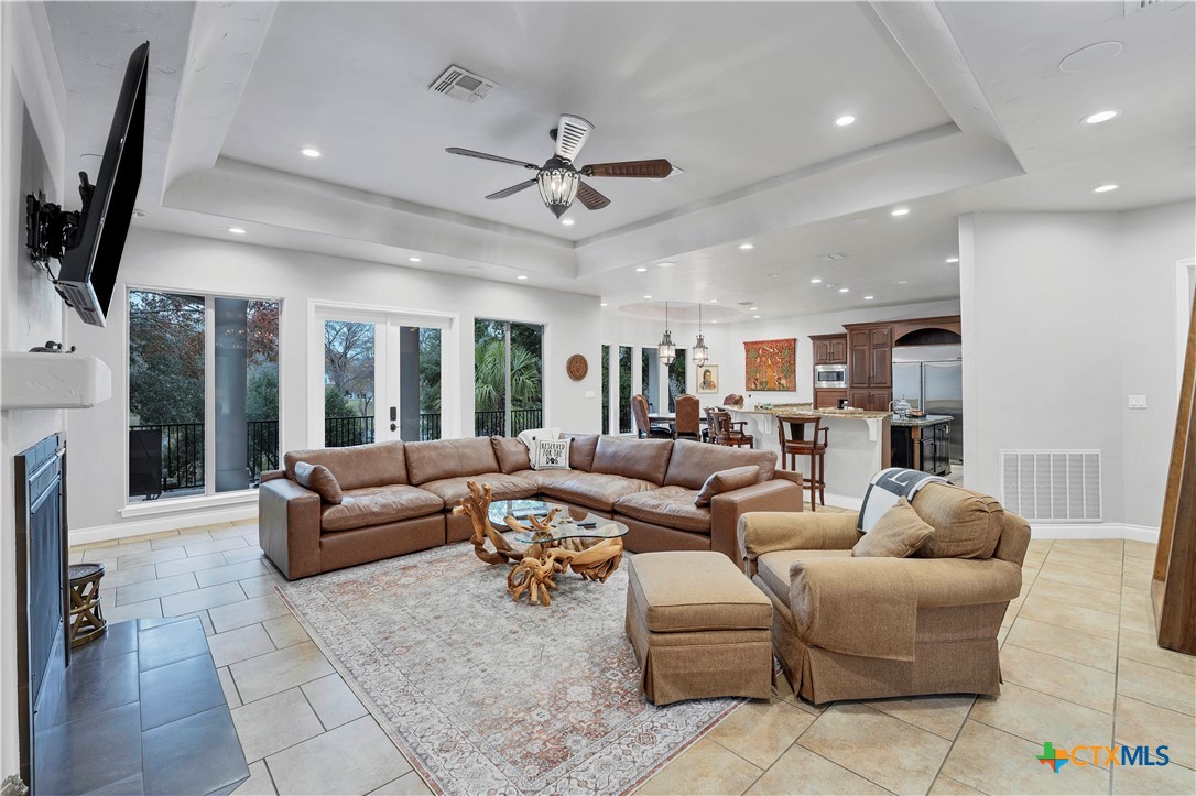 514 Woodlake Drive Property Photo 11