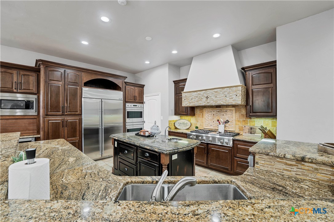 514 Woodlake Drive Property Photo 13