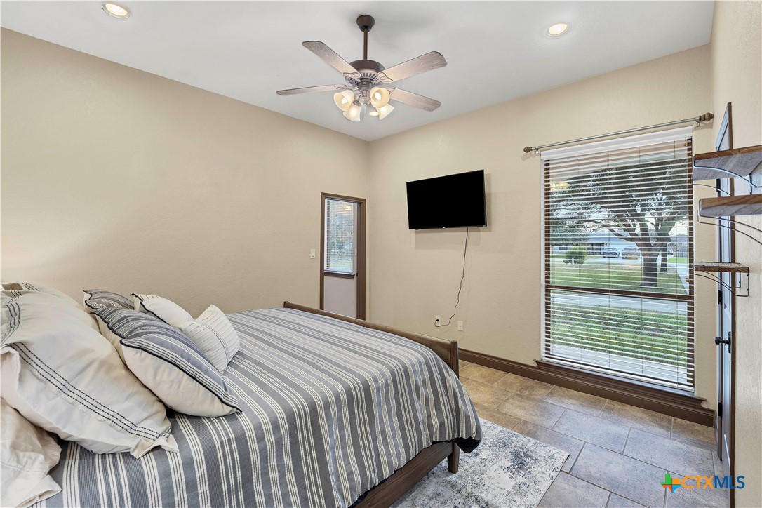 514 Woodlake Drive Property Photo 34
