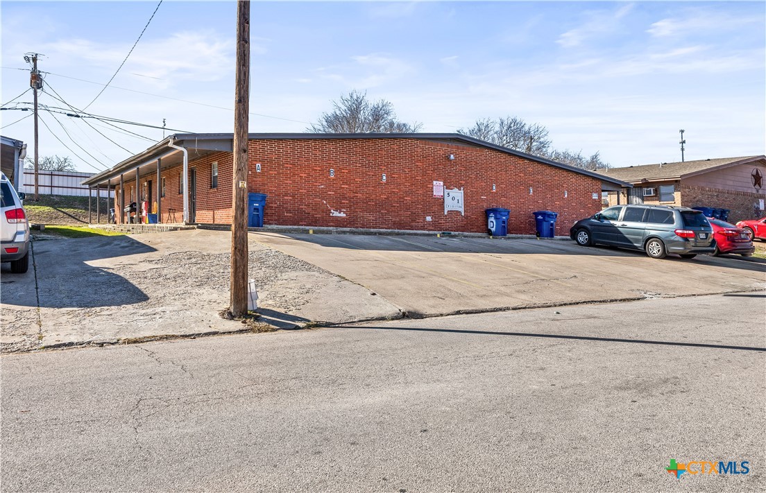 501 Sunset Lane