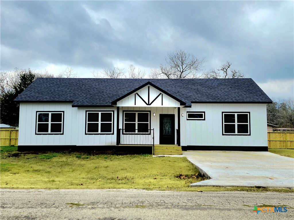501 Walnut Street Property Photo