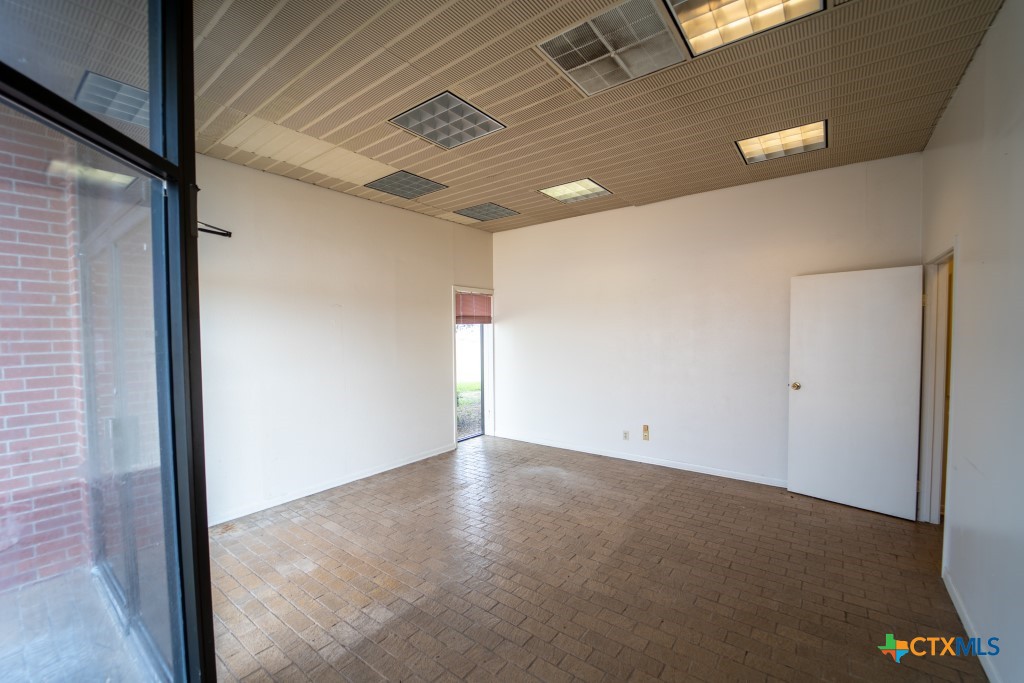 13002-13006 N Navarro Street Property Photo 7