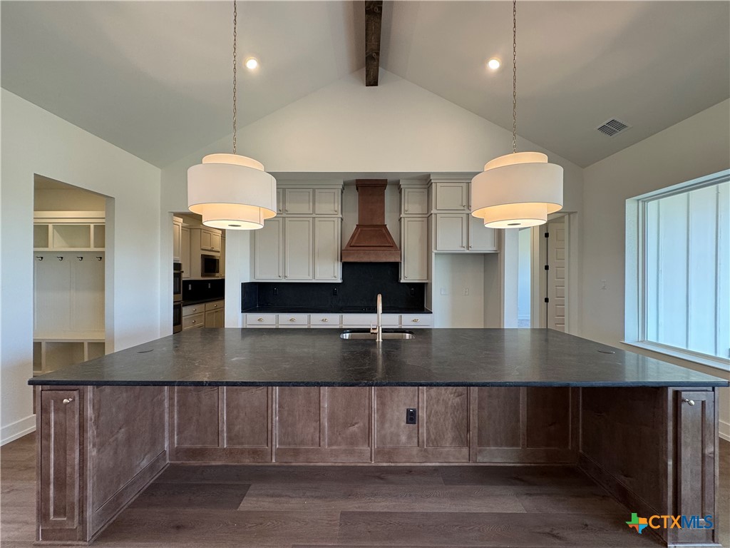 6806 Lacey Oaks Road Property Photo 6