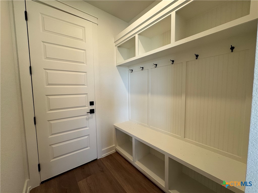 6806 Lacey Oaks Road Property Photo 7