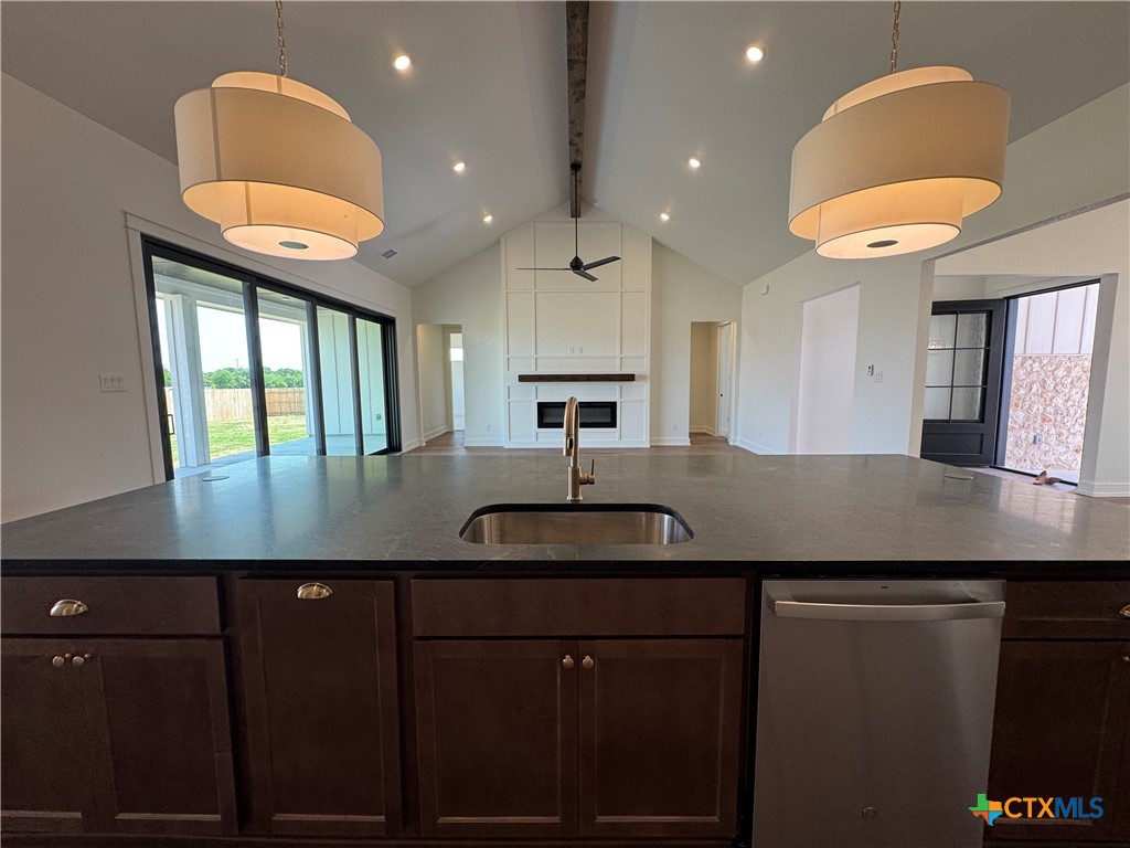 6806 Lacey Oaks Road Property Photo 11