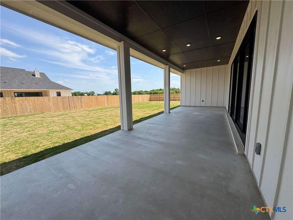 6806 Lacey Oaks Road Property Photo 18