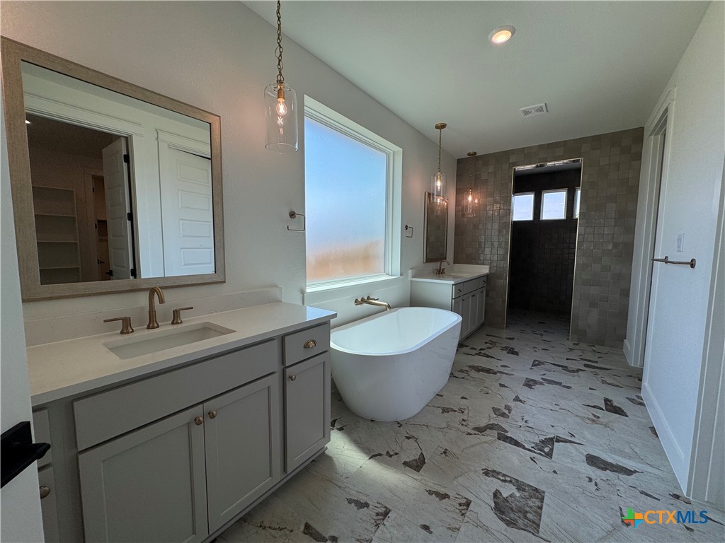 6806 Lacey Oaks Road Property Photo 22