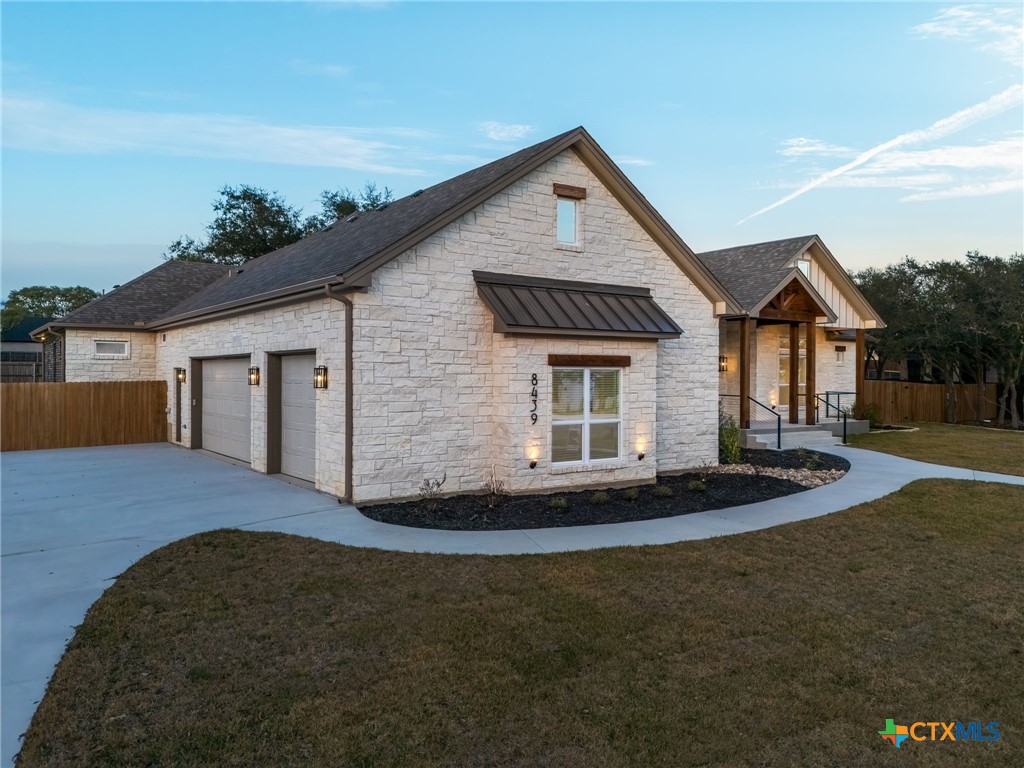 8439 Spring Creek Loop Property Photo 4
