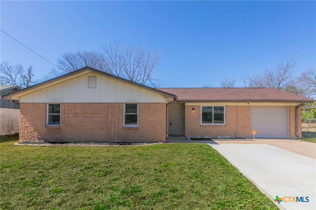2810 Shady Hill Drive Property Photo 1