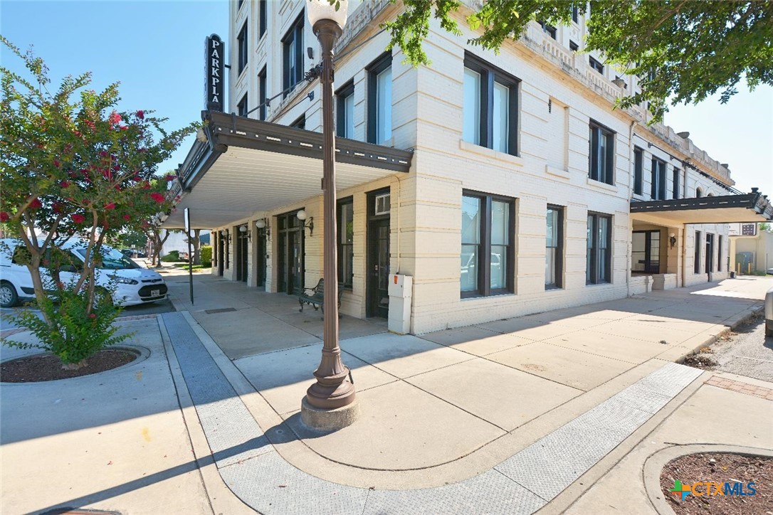 217 S River Street 300 Property Photo 8